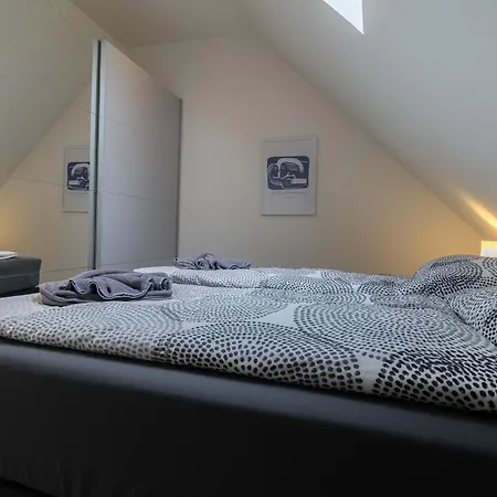 Apartment Fewomo, Moselsky, Stilvolle Dachgeschoss-ferienwohnung Mit Charme