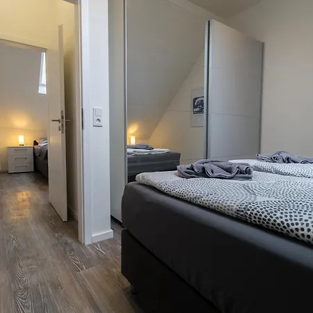 Lejlighed Fewomo, Moselsky, Stilvolle Dachgeschoss-ferienwohnung Mit Charme Fuer 6 Personen