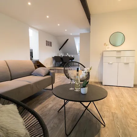 Fewomo, Moselsky, Stilvolle Dachgeschoss-ferienwohnung Mit Charme Fuer 6 Personen *