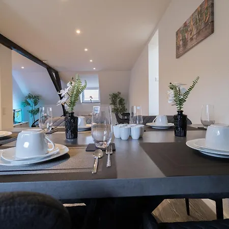 Lejlighed Fewomo, Moselsky, Stilvolle Dachgeschoss-ferienwohnung Mit Charme Fuer 6 Personen *