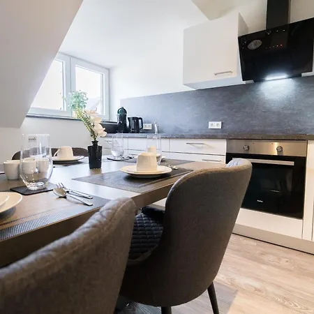 Fewomo, Moselsky, Stilvolle Dachgeschoss-ferienwohnung Mit Charme Fuer 6 Personen Lieser