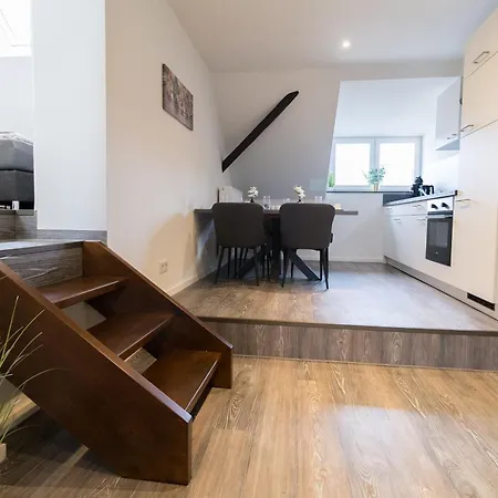 Fewomo, Moselsky, Stilvolle Dachgeschoss-ferienwohnung Mit Charme Fuer 6 Personen *