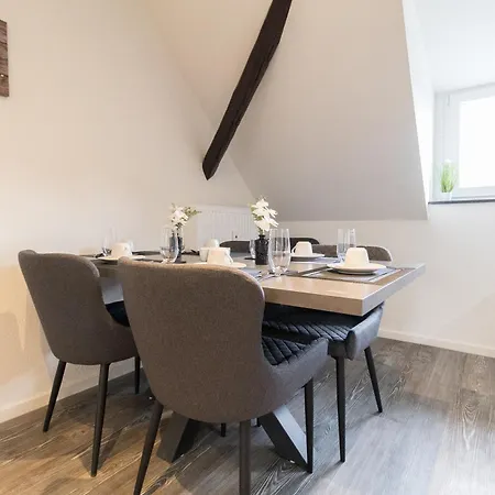 Fewomo, Moselsky, Stilvolle Dachgeschoss-ferienwohnung Mit Charme Lieser