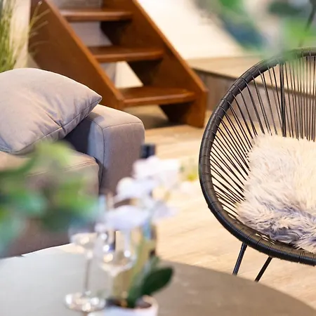 Fewomo, Moselsky, Stilvolle Dachgeschoss-ferienwohnung Mit Charme Fuer 6 Personen