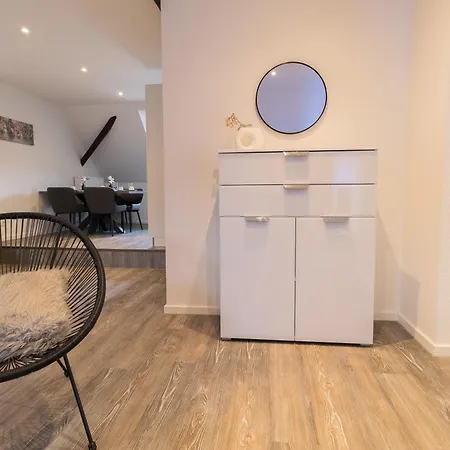 Fewomo, Moselsky, Stilvolle Dachgeschoss-ferienwohnung Mit Charme Fuer 6 Personen *