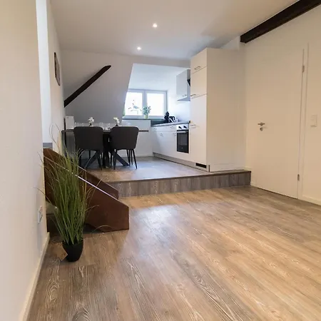 Fewomo, Moselsky, Stilvolle Dachgeschoss-ferienwohnung Mit Charme Fuer 6 Personen