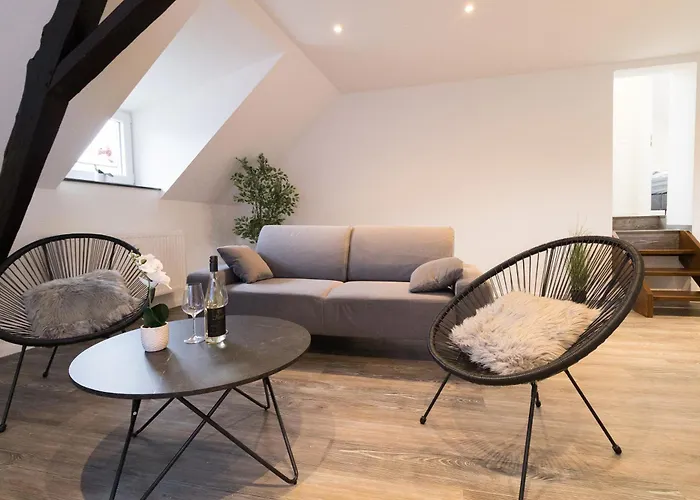 Fewomo, Moselsky, Stilvolle Dachgeschoss-ferienwohnung Mit Charme Fuer 6 Personen アパート リーザー