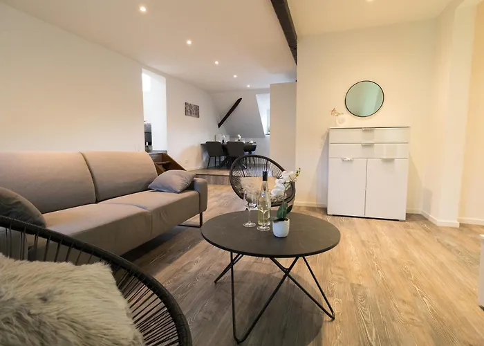 Fewomo, Moselsky, Stilvolle Dachgeschoss-ferienwohnung Mit Charme Fuer 6 Personen *