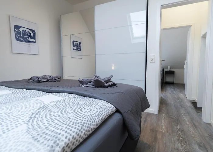 Fewomo, Moselsky, Stilvolle Dachgeschoss-ferienwohnung Mit Charme Fuer 6 Personen *