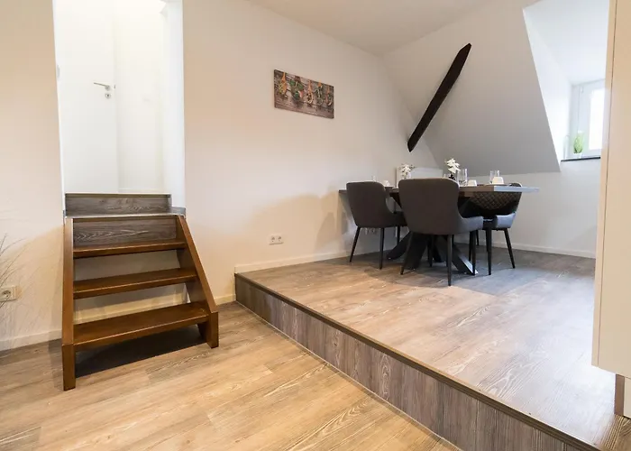 Fewomo, Moselsky, Stilvolle Dachgeschoss-ferienwohnung Mit Charme Fuer 6 Personen アパート