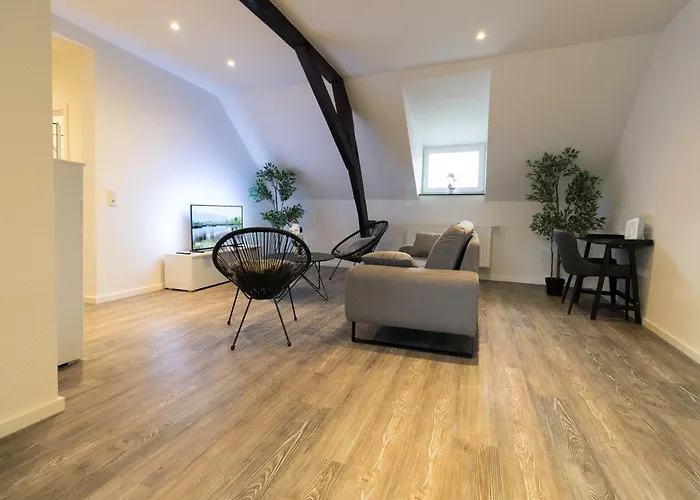 アパート Fewomo, Moselsky, Stilvolle Dachgeschoss-ferienwohnung Mit Charme Fuer 6 Personen リーザー